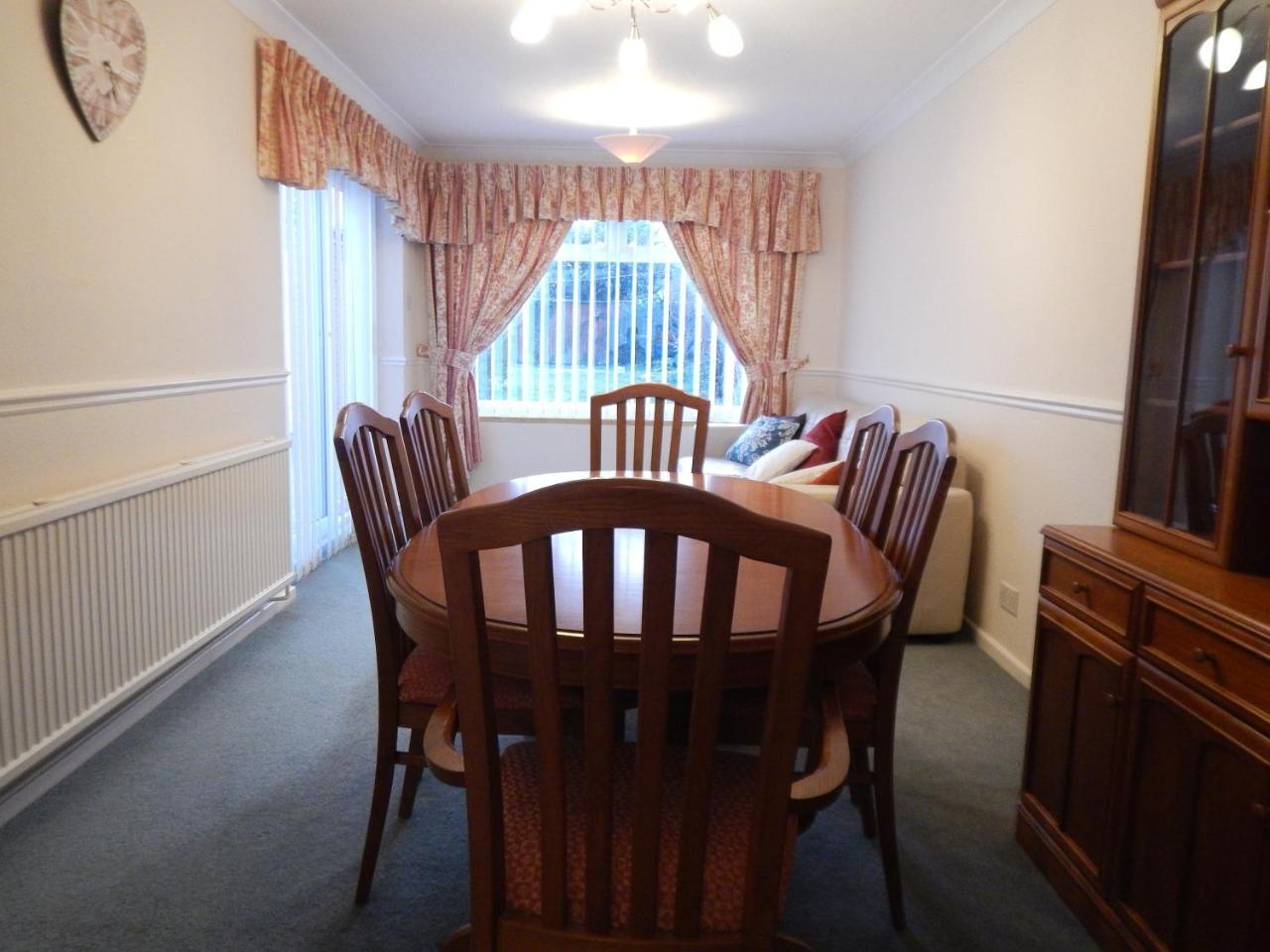 Spacious 3 Bdr House With Parking-Families-Corporate Groups By Orbitat Accommodations Cambridge Exterior foto